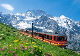 gallery/interlaken-train
